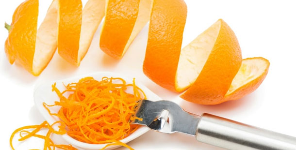 Πώς παίρνουμε σωστά το ξύσμα από πορτοκάλι για τα γλυκά