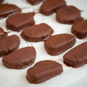 3-Ingredient Chocolate Crescents - Kariokes