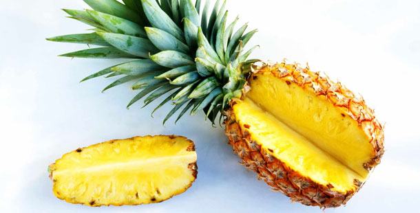 Ανανάς: Το τροπικό φρούτο με τη γλυκόξινη γεύση και τα πολλαπλά οφέλη για την υγεία