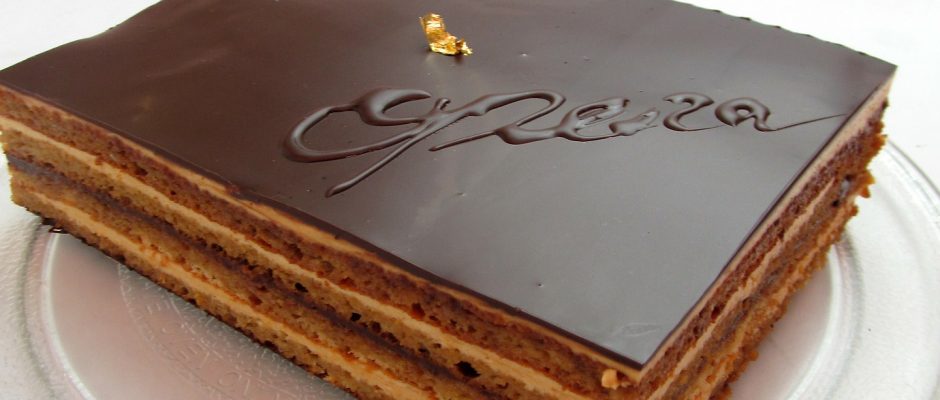 Κέικ Όπερα: Το λαχταριστό γλυκό με τη γαλλική φινέτσα και υπογραφή
