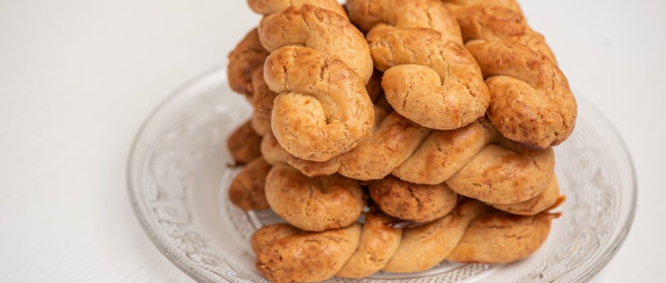 Κουλουράκια: Τα αγαπημένα παραδοσιακά μπισκότα που φτιάχνουμε το Πάσχα