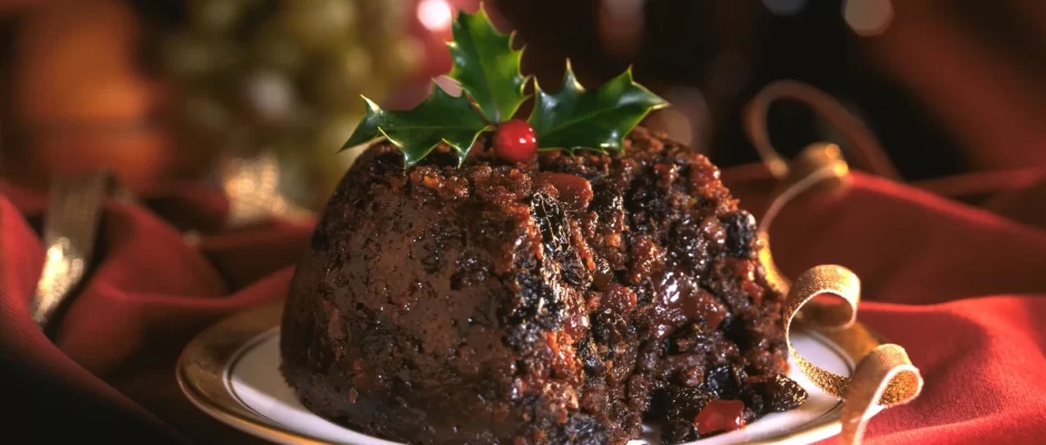 Αγγλική πουτίγκα: Το παραδοσιακό χριστουγεννιάτικο γλυκό των Βρετανών