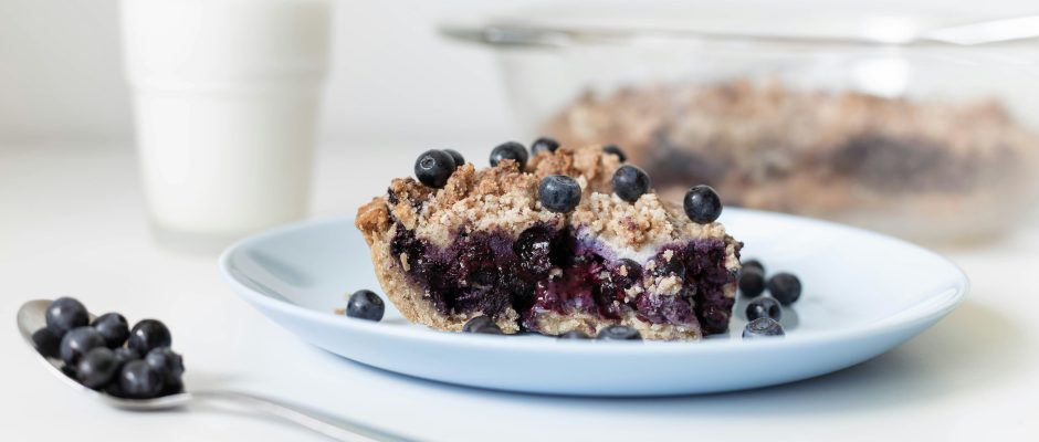 Blueberry Cobbler: Η πίστα με βατόμουρα που τρώνε στις ΗΠΑ