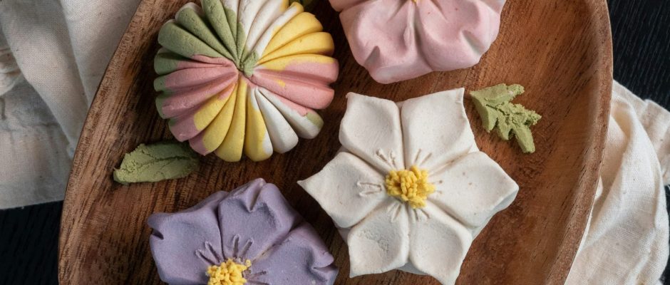 Wagashi: Το ιαπωνικό γλύκισμα που σερβίρεται με τσάι και μοιάζει με λουλούδι